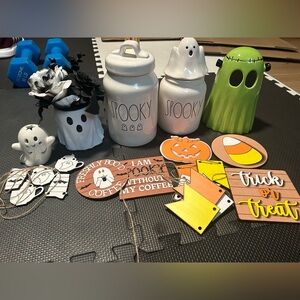 Large Halloween decor lot